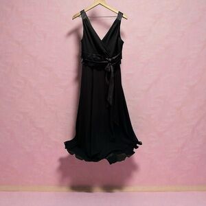 Evan-Picone Black Sleeveless Wrap Dress